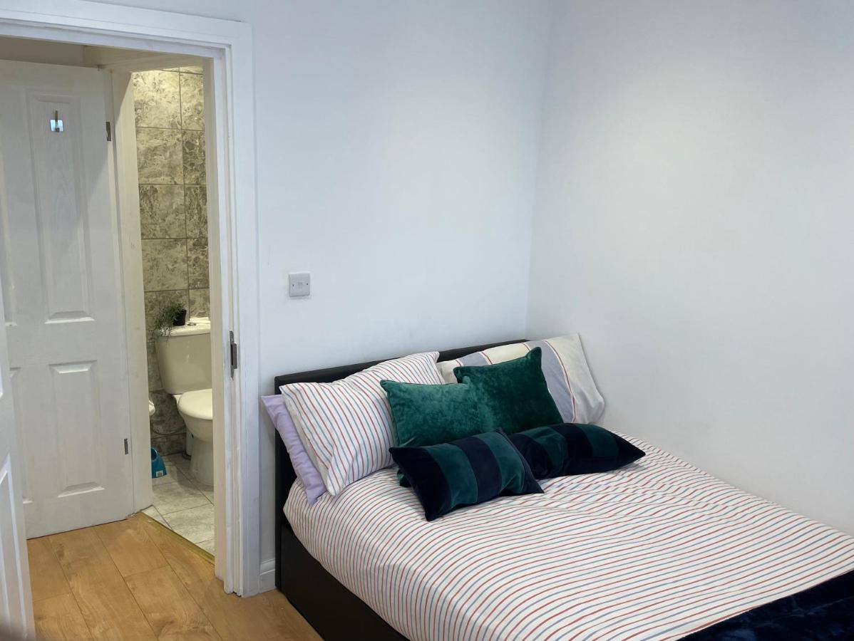 Self-Contained Flat On The 2Nd Floor You Will Share With One Other Guest, In A Family House 2 Minutes Walk From Tufnell Park Station 2Nd Floor With Stairs Londres Exterior foto